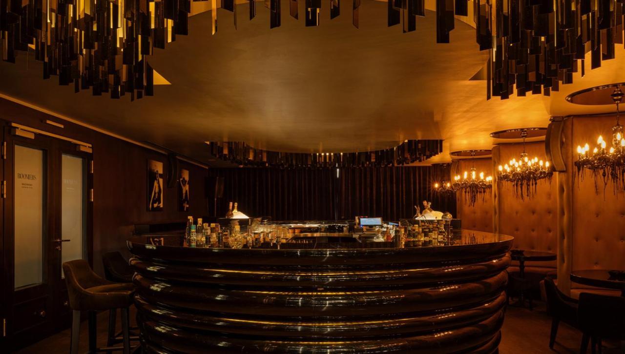 루머스 호텔 프랑크푸르트 외부 사진 The bar at the 1930s-style nightclub