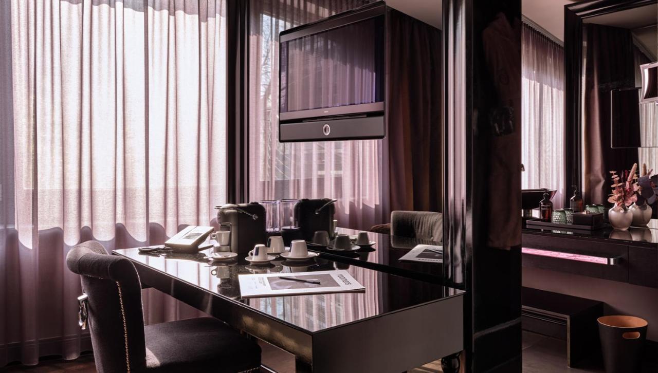 루머스 호텔 프랑크푸르트 외부 사진 The interior of a suite at the Mandarin Oriental, London
