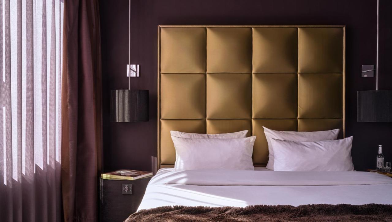 루머스 호텔 프랑크푸르트 외부 사진 A bedroom at the hotel