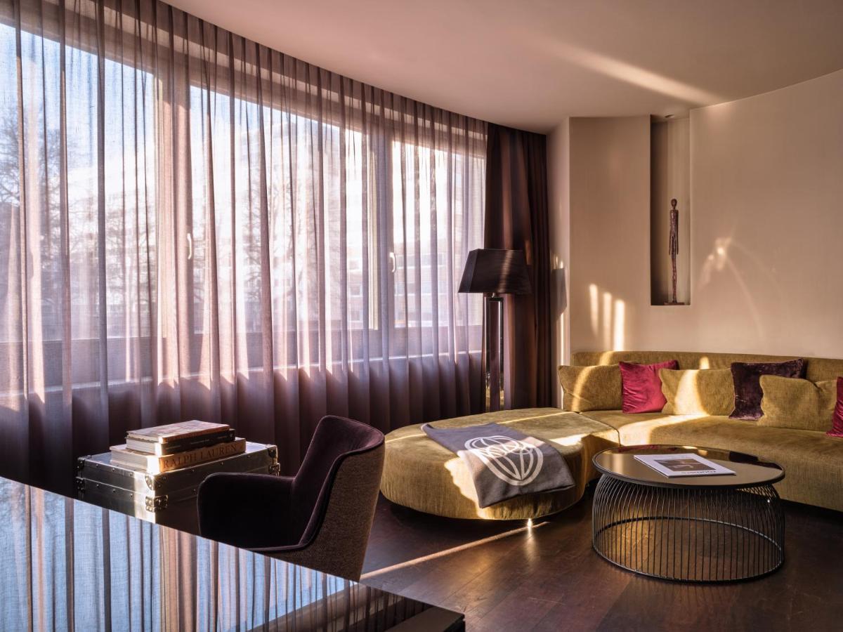 루머스 호텔 프랑크푸르트 외부 사진 A suite at the Mandarin Oriental, Munich